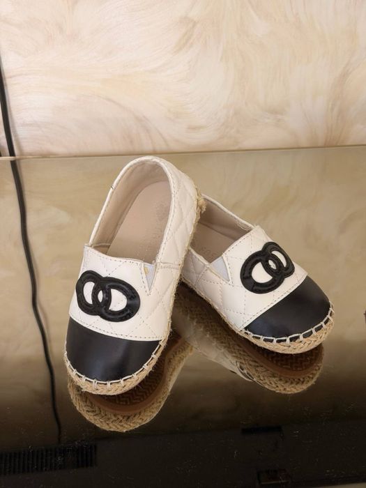 Продётся детская обувь для девочек !