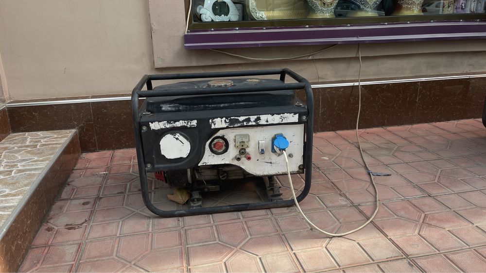 Продам движки 2.8 и 3.0 kw