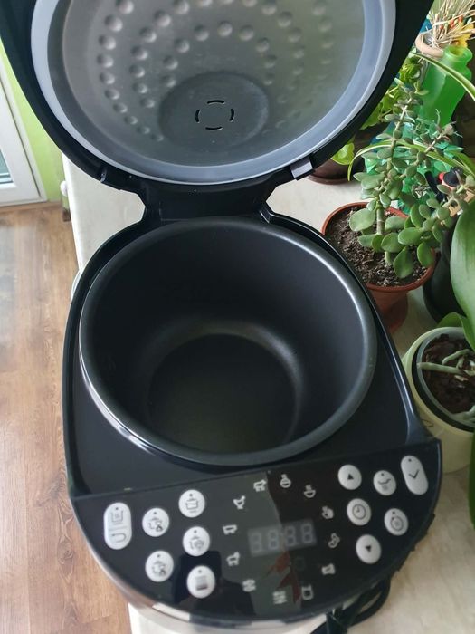 Неизползван  мултикукър Philips