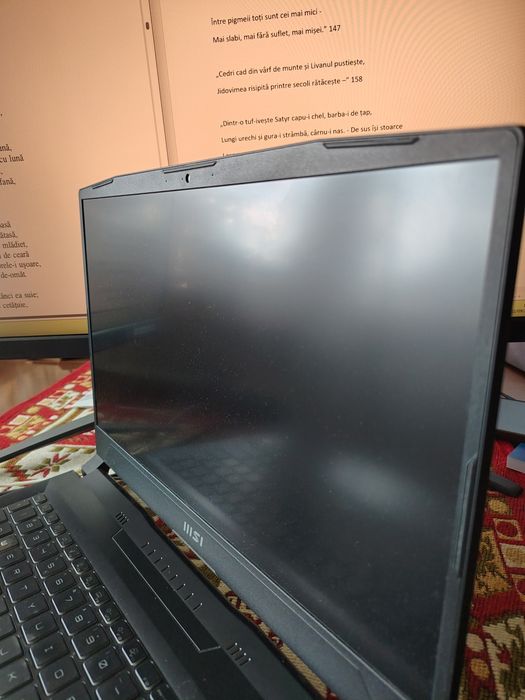 laptop gaming MSI Bravo 15 C7V RTX 4050