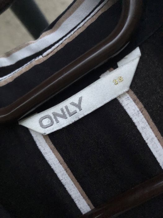 Rochie ONLY cu nasturi și cordon în talie