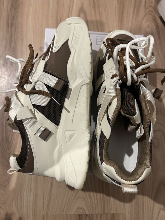 Дамски спортни маратонки