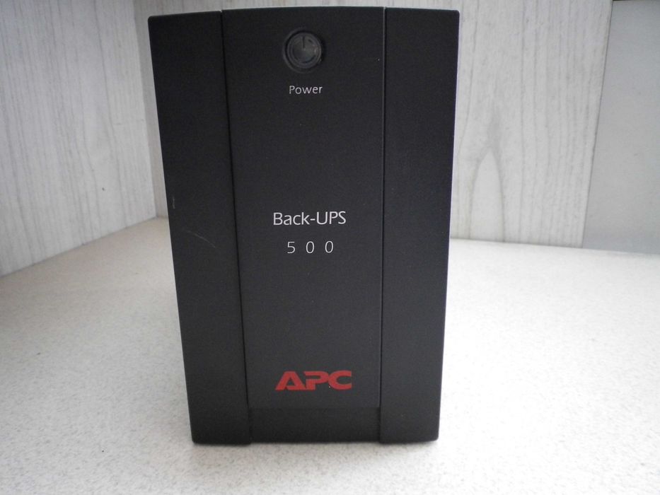 Качествен UPS APC BX500CI