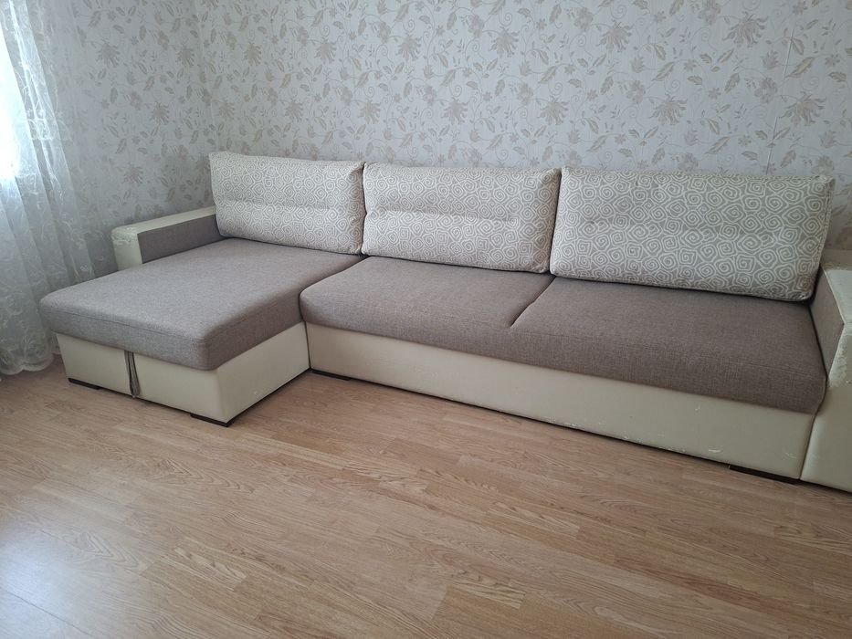 Диван угловой б/у