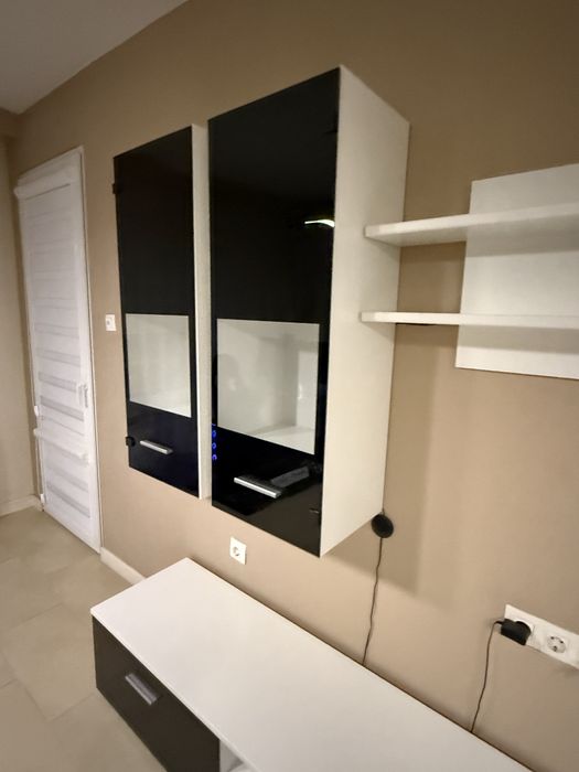 Холна секция бяло и черно