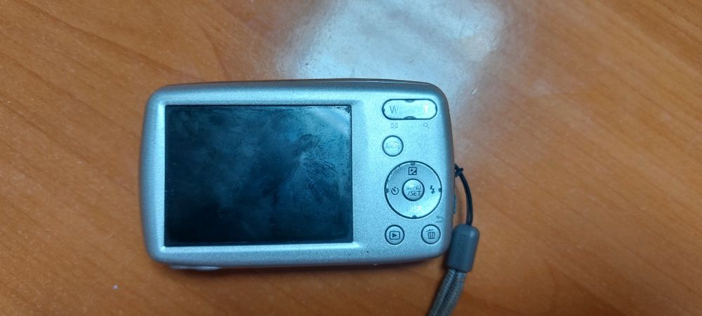 Продам фотоаппарат LUMIX