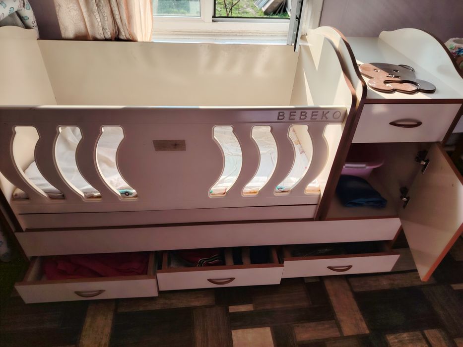 Продаётся детская кроватка