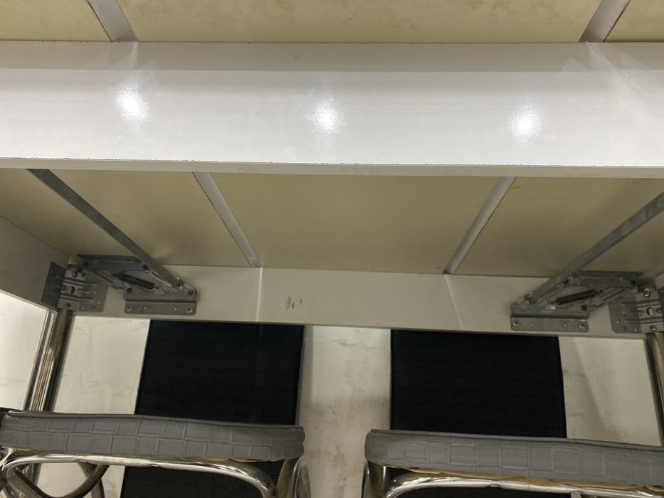 Стол со стульями продам