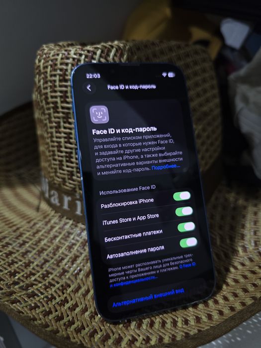 IPhone 13 mini и Google Pixel 6A