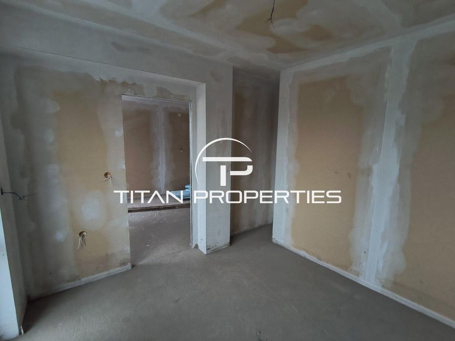 Двустаен апартамент за продажба в Център