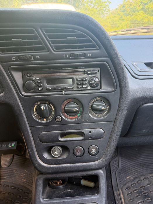 Автомобил peugeot 306