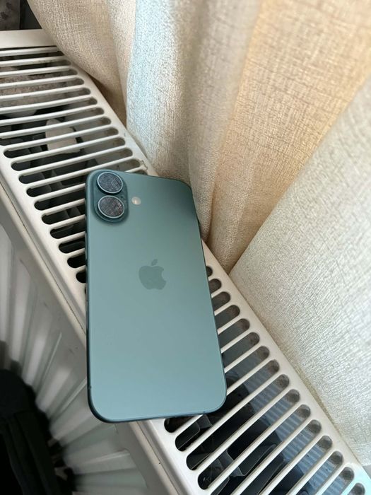 IPhone 16 bat 100% impecabil