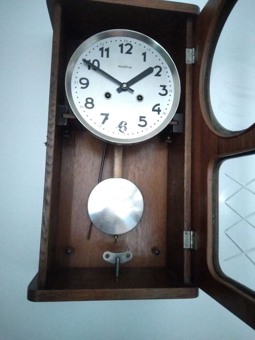 De vinzare ceas cu pendul anii 1968 metron Polonia mecanic in stare buna functional