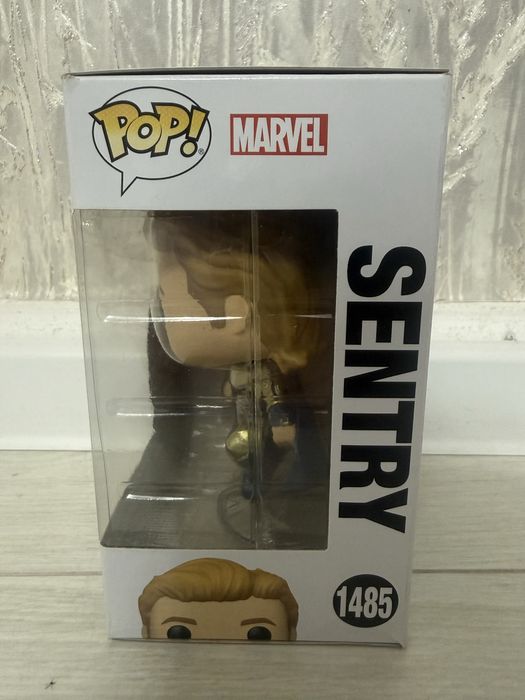 Фигурка Sentry.