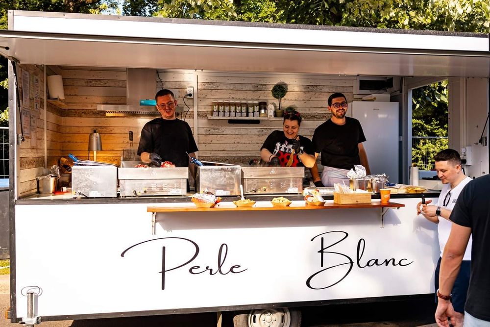 OFERTA Rulota Comerciala/Afacere la cheie!