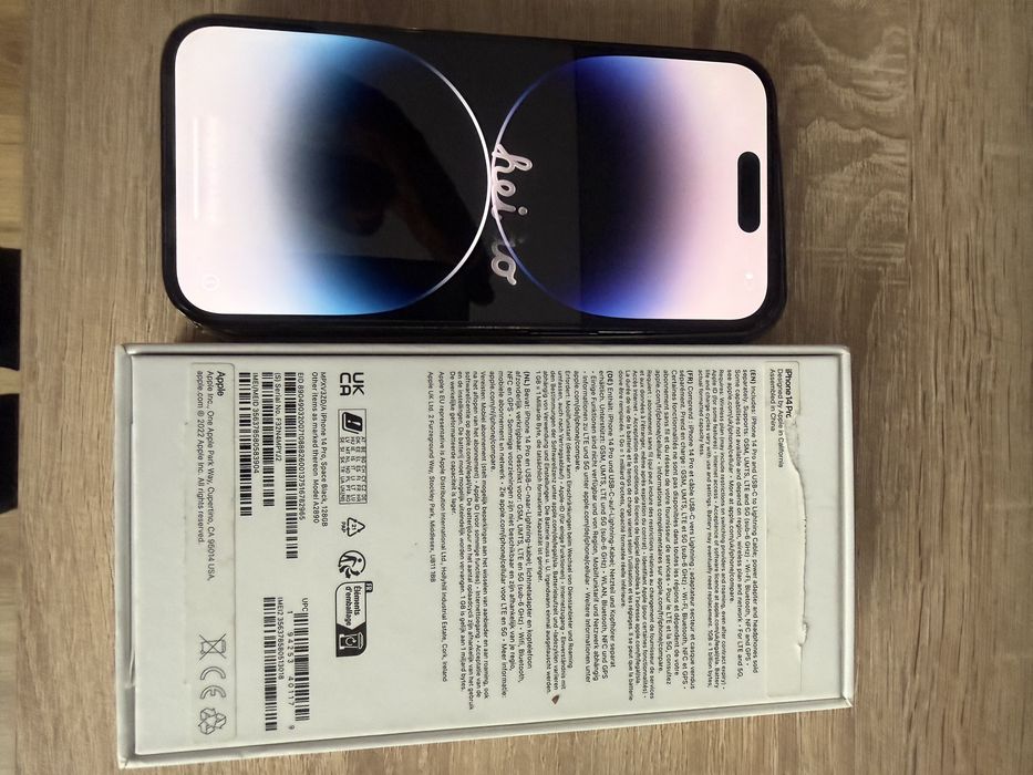 Продавам iphone 14 pro