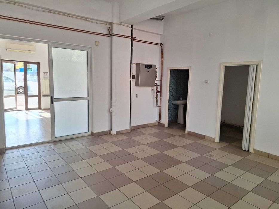Spatiu Comercial De Inchiriat