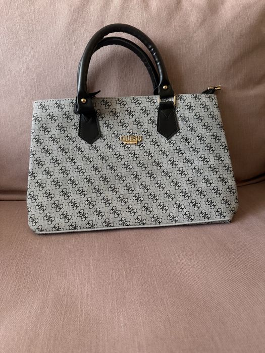 Продавам дамски чанти