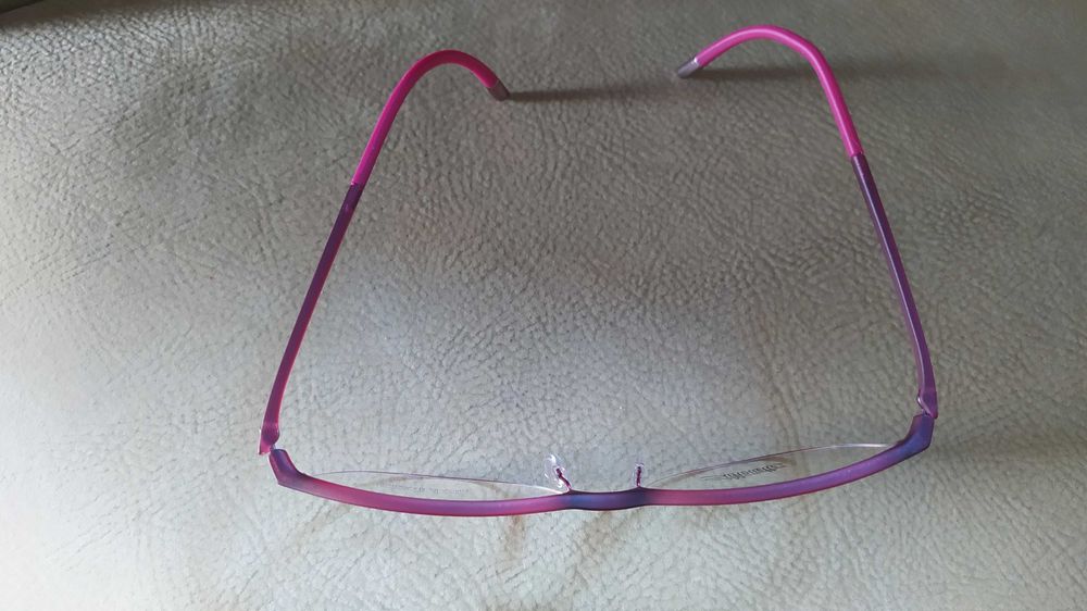 Продавам рамка за очила Sillouette