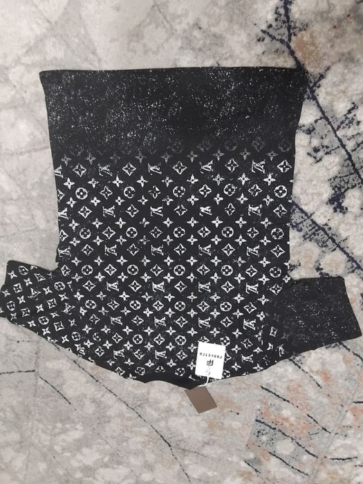 Tricou nou cu etichetă