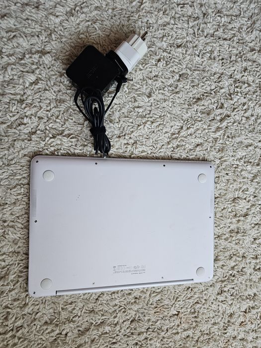 Asus ZenBook UX305 ультрабук