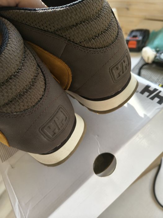 Helly hansen alesta mid