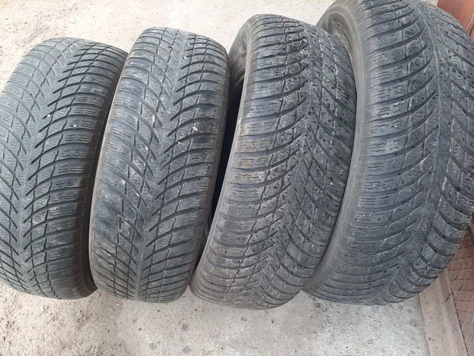Продам шины. 245/65/17 нокиа