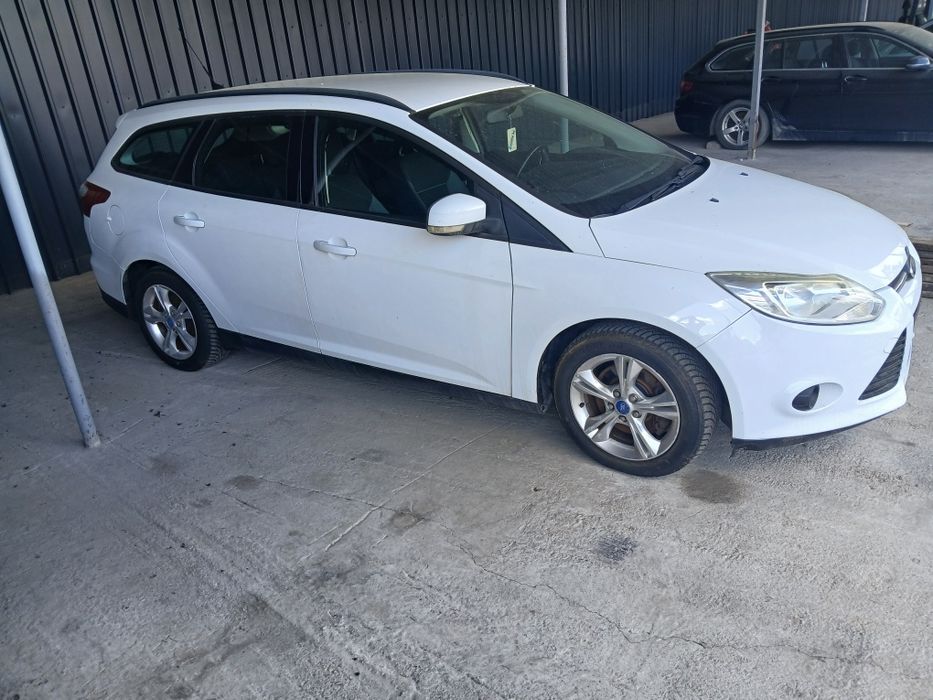 FORD FOCUS 1.6 бензин 2011г На части