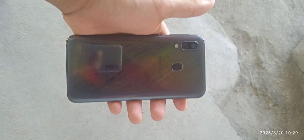Samsung a40 4/64gb