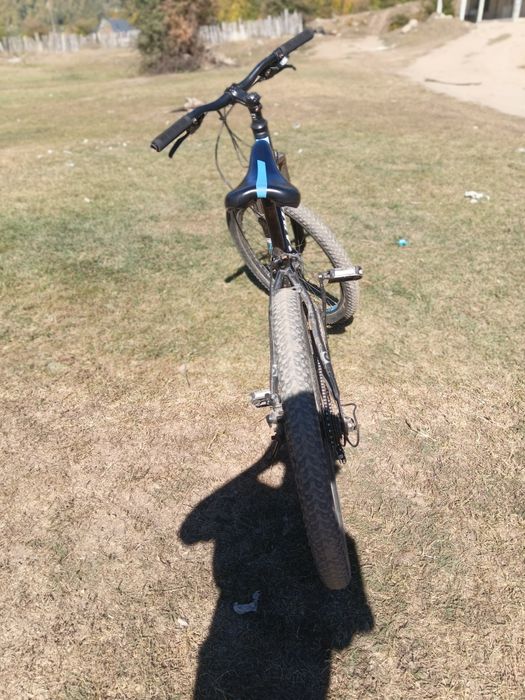 Vând bicicletă foarte bună