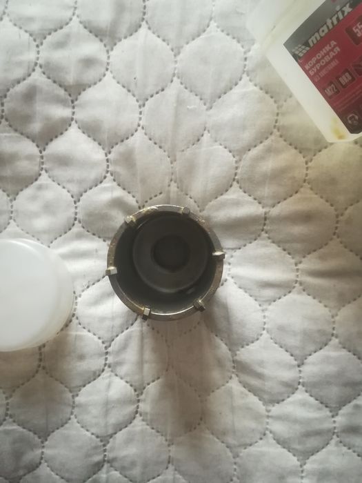 Продам каронку новая