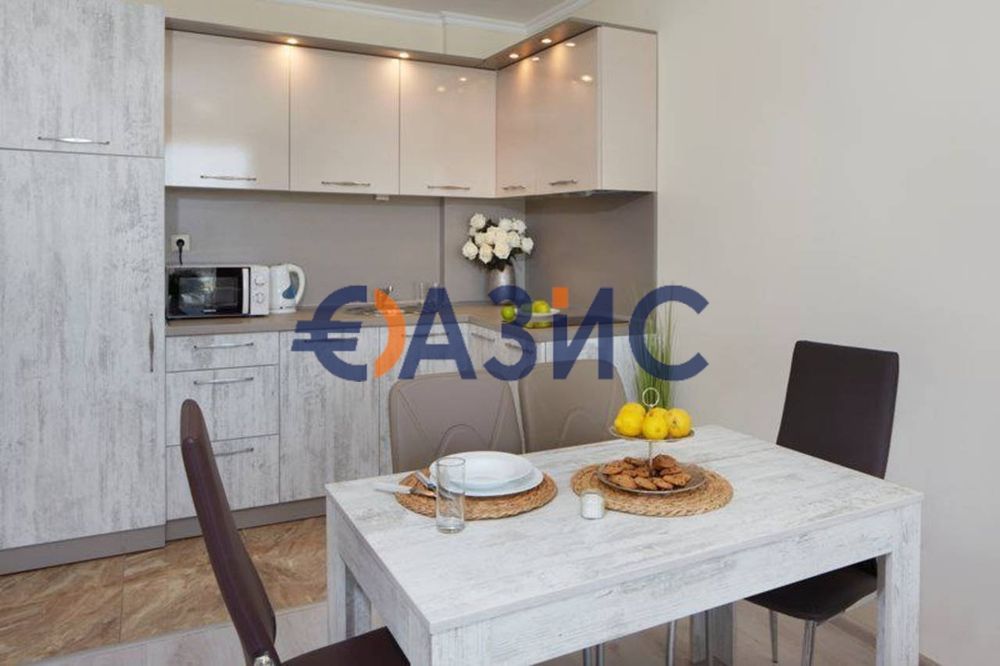Продава се Двустаен апартамент в Свети Влас - 58 кв.м за 1105 €/кв.м - Снимка #6