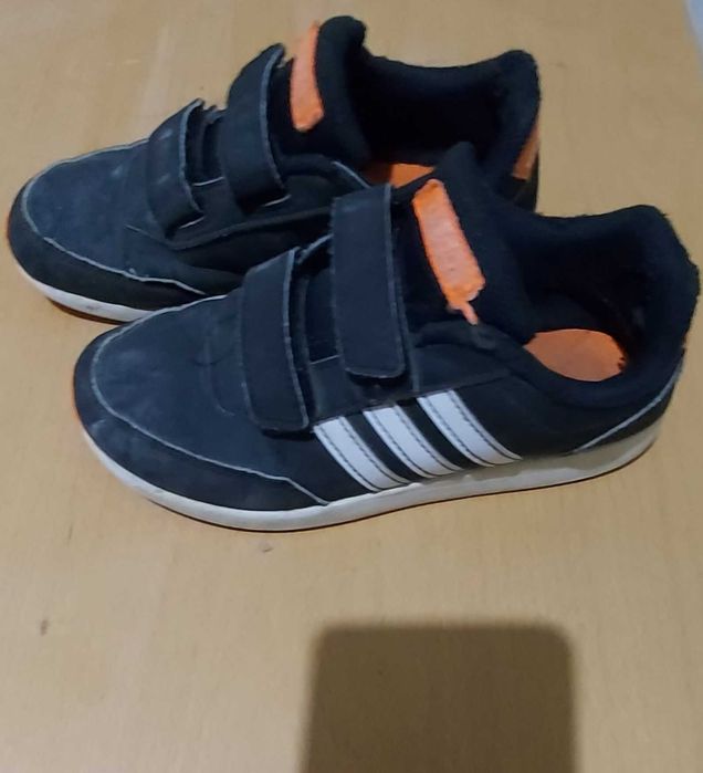 Обувки номер 33 за момче