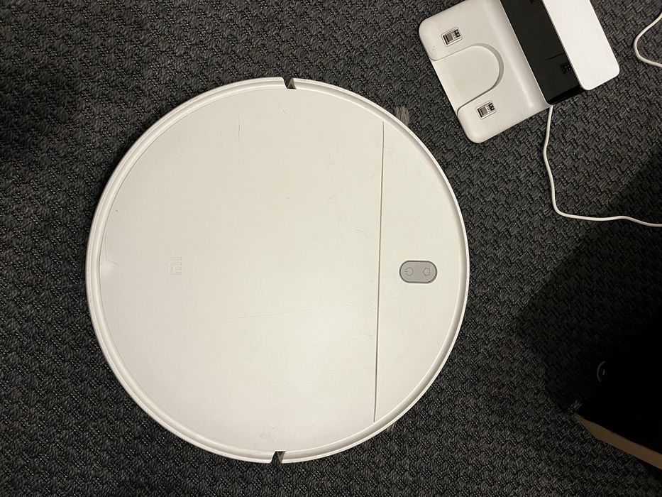 Mi Robot Vacuum-Mop Essential