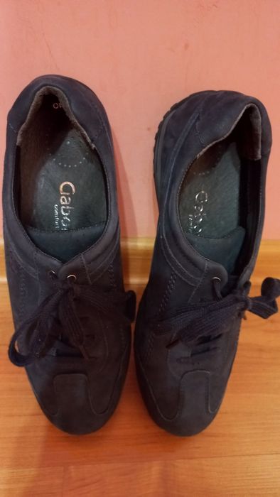 Продам кроссовки