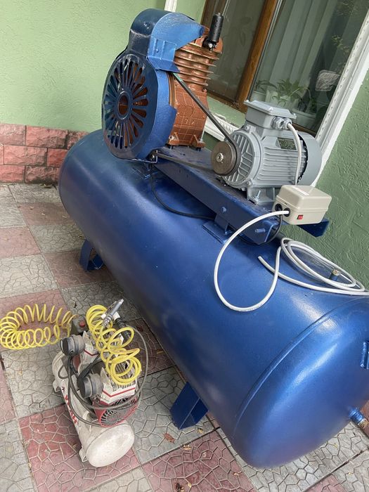Компрессор 380v 500L