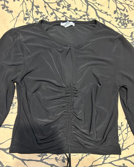 Тениска ,блузки , корсет и суитшърт