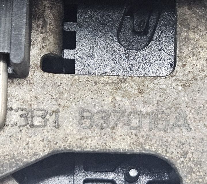 Broasca usa fata dreapta   C3B1837016A Volkswagen VW Passat B5