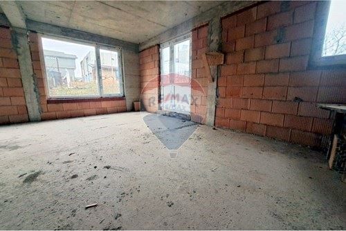 Продава се Къща в с. Звездица, Област Варна - 209 кв.м за 838 €/кв.м - Снимка #6