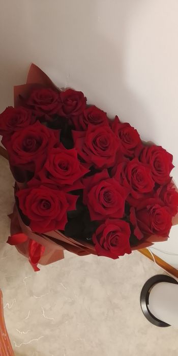 Продам красную розы
