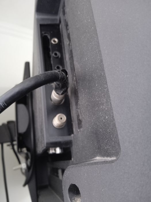 Продам телевизор срочно Haier  (не смарт))