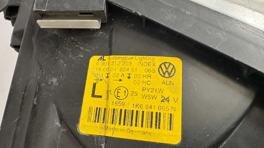 Far stanga Vw Golf 5 dupa 2004 original cod 1K6941005N