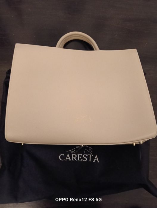 Vând geaca Herno, genți piele Caresa