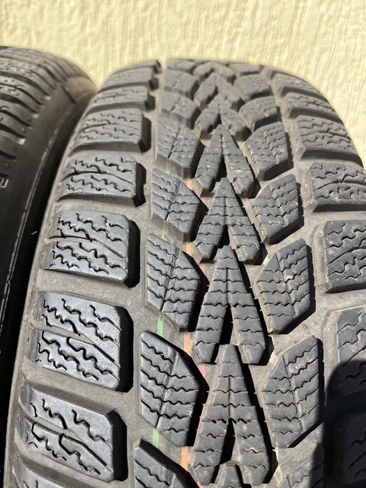 2 бр. зимни гуми 175/65/15 Dunlop 6,5 mm DOT 2217
