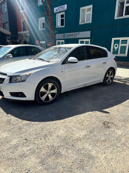 Chevrolet Cruze 2012 года