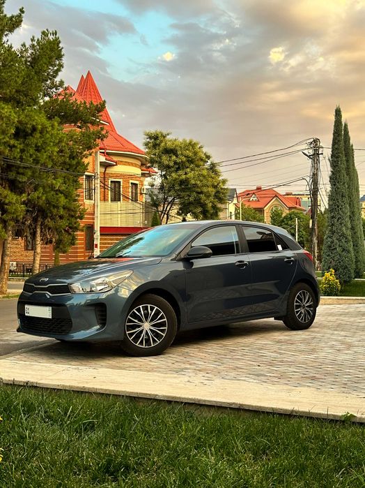 Продается Kia Rio 2018г, цвет Дымчатый-Синий (Smoky Blue)
