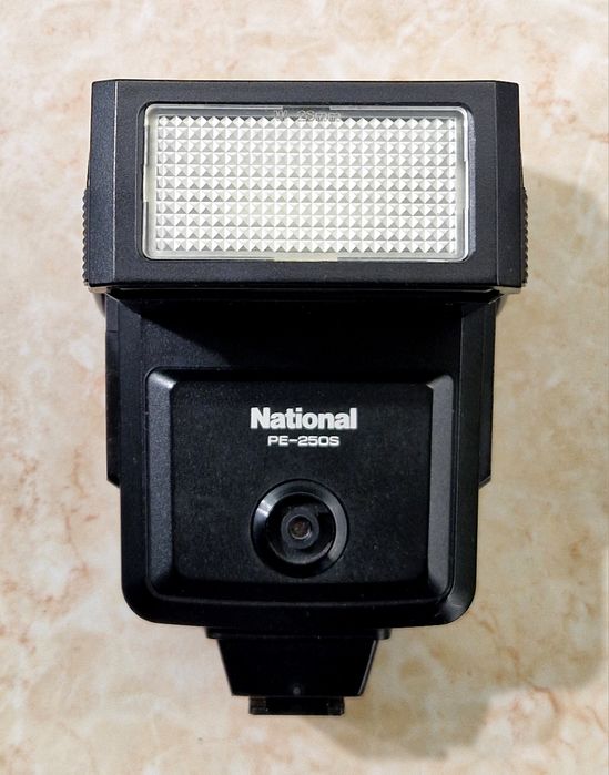 Светкавица National PE-250S