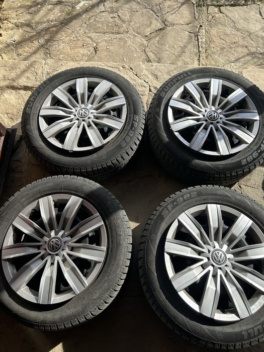 Продавам стоманени джанти с гуми за VW