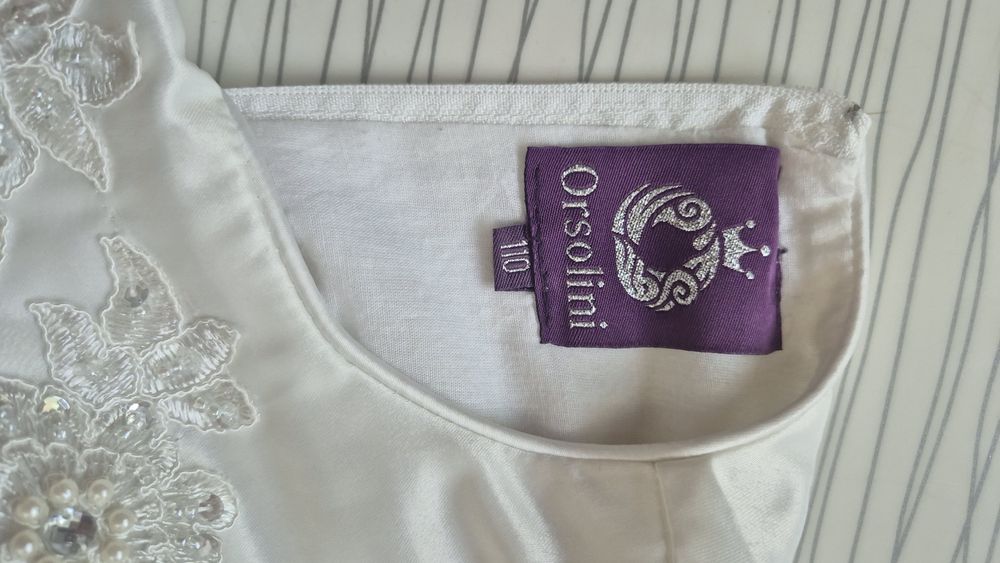 Нарядные платья на девочку 3-4 года, больше фото в карусели