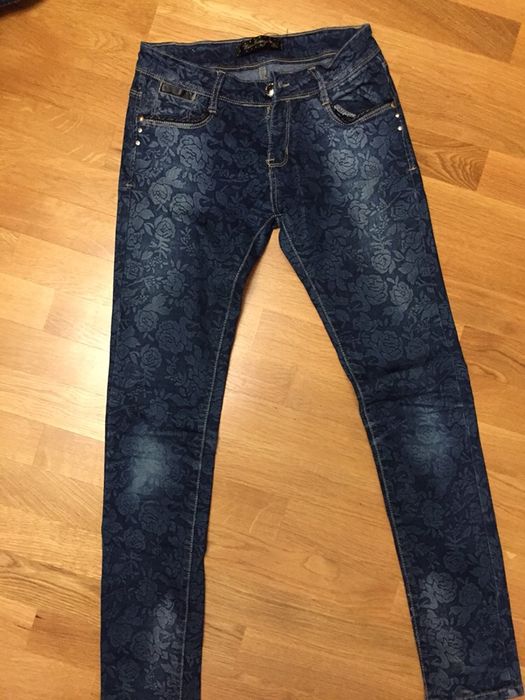 Зара Дънки, къси панталонки, клинове и панталони